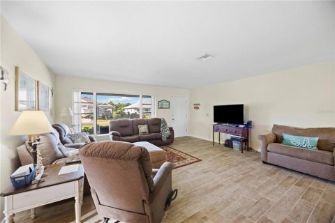 House in Englewood, Florida 2 bedrooms, 107.12 sq.m. № 2391034 - photo 3