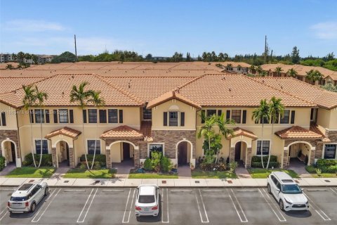 Купить таунхаус в Хайалиа, Флорида 3 спальни, 143.53м2, № 1981938 - фото 1