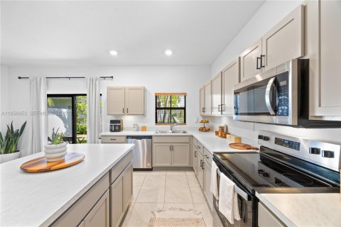 Купить таунхаус в Помпано-Бич, Флорида 3 спальни, 148.36м2, № 2020737 - фото 15