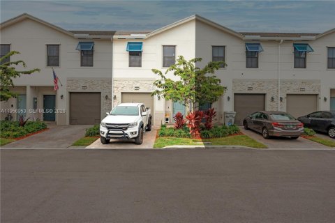 Купить таунхаус в Помпано-Бич, Флорида 3 спальни, 148.36м2, № 2020737 - фото 2