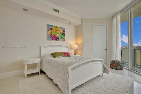 Copropriété à louer à Sunny Isles Beach, Floride: 3 chambres, 216.18 m2 № 2008910 - photo 25