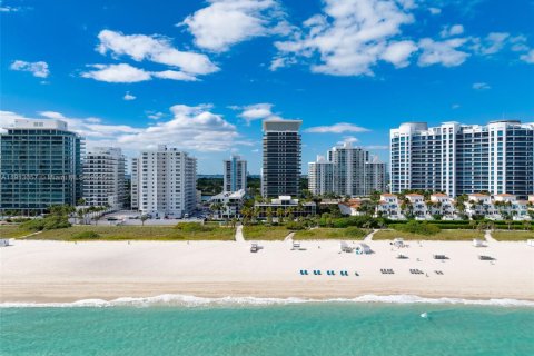 Купить кондоминиум в Майами-Бич, Флорида 3 спальни, 161.84м2, № 1969813 - фото 24