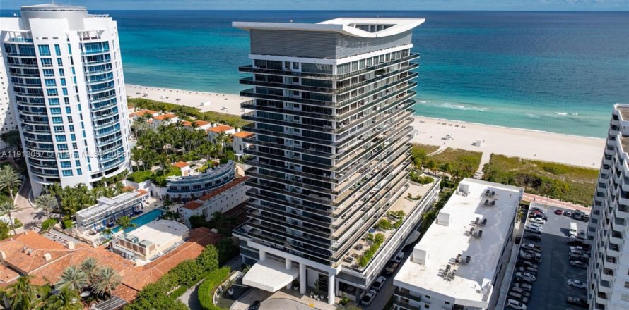 Кондоминиум с 3 спальнями в Майами-Бич, Флорида № 1969813