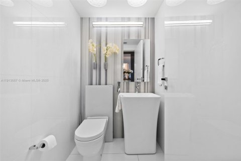 Купить кондоминиум в Майами-Бич, Флорида 3 спальни, 161.84м2, № 1969813 - фото 19