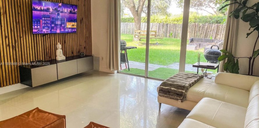 Villa ou maison à Pembroke Pines, Floride 3 chambres, 131.55 m2 № 1880336