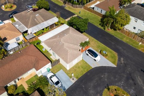 Купить виллу или дом в Катлер-Бей, Флорида 3 спальни, 127.18м2, № 2052294 - фото 27