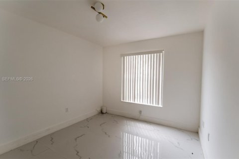 Купить виллу или дом в Катлер-Бей, Флорида 3 спальни, 127.18м2, № 2052294 - фото 18