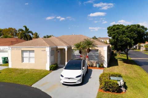 Дом в Катлер-Бей, Флорида 3 спальни, 127.18м2 № 2052294