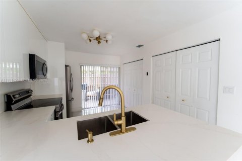 Купить виллу или дом в Катлер-Бей, Флорида 3 спальни, 127.18м2, № 2052294 - фото 9