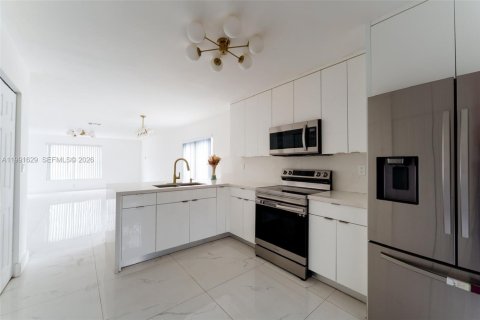 Купить виллу или дом в Катлер-Бей, Флорида 3 спальни, 127.18м2, № 2052294 - фото 8