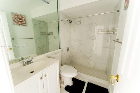 Купить виллу или дом в Катлер-Бей, Флорида 3 спальни, 127.18м2, № 2052294 - фото 14