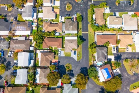 Купить виллу или дом в Катлер-Бей, Флорида 3 спальни, 127.18м2, № 2052294 - фото 28