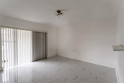 Купить виллу или дом в Катлер-Бей, Флорида 3 спальни, 127.18м2, № 2052294 - фото 20