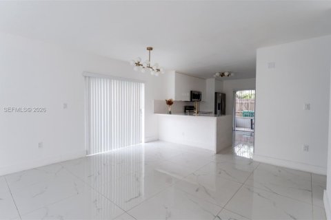 Купить виллу или дом в Катлер-Бей, Флорида 3 спальни, 127.18м2, № 2052294 - фото 3