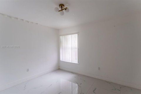 Купить виллу или дом в Катлер-Бей, Флорида 3 спальни, 127.18м2, № 2052294 - фото 11