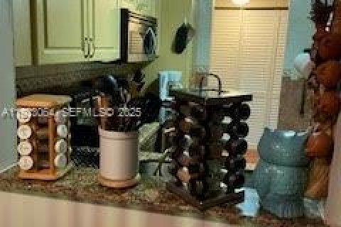 Copropriété à vendre à Miami, Floride: 2 chambres, 87.89 m2 № 1976894 - photo 2