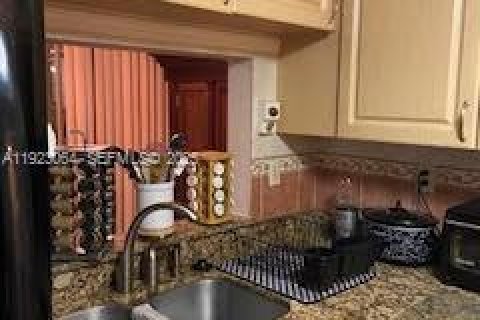 Copropriété à vendre à Miami, Floride: 2 chambres, 87.89 m2 № 1976894 - photo 6