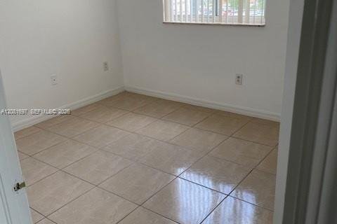Copropriété à louer à Miami, Floride: 2 chambres, 73.39 m2 № 2343097 - photo 7