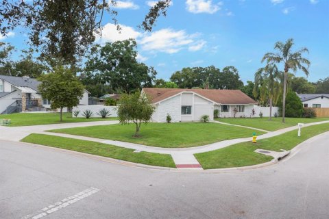 Casa en venta en Casselberry, Florida, 3 dormitorios, 162.95 m2 № 1899343 - foto 1