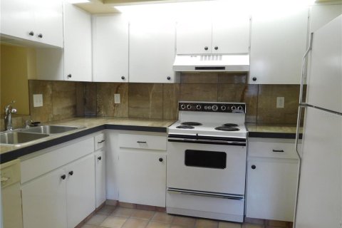 Copropriété à louer à Palm Harbor, Floride: 2 chambres, 92.9 m2 № 1586218 - photo 4
