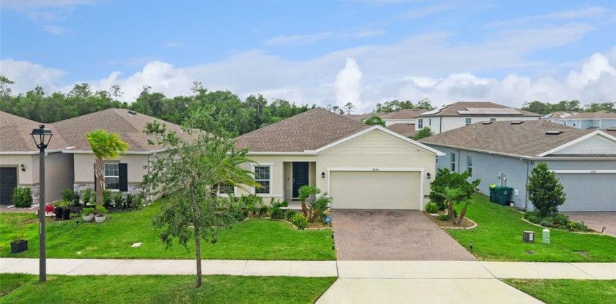 Villa ou maison à DeLand, Floride 4 chambres, 185.43 m2 № 2149426