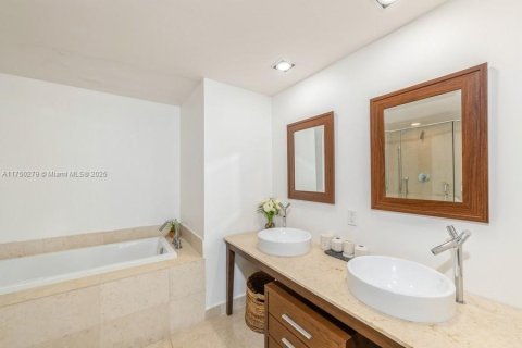 Снять в аренду кондоминиум в Майами, Флорида 2 спальни, 119.47м2, № 1958158 - фото 21