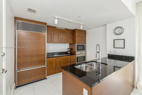 Снять в аренду кондоминиум в Майами, Флорида 2 спальни, 119.47м2, № 1958158 - фото 13