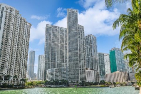 Снять в аренду кондоминиум в Майами, Флорида 2 спальни, 119.47м2, № 1958158 - фото 1