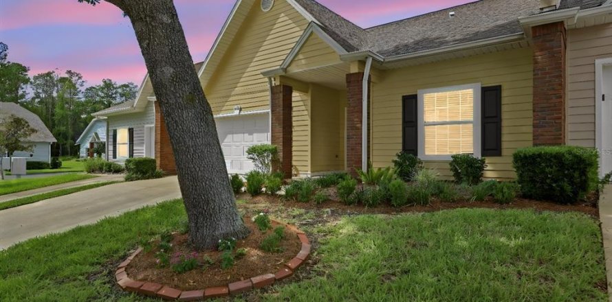 Townhouse in Gainesville, Florida 3 bedrooms, 164.9 sq.m. № 2404975