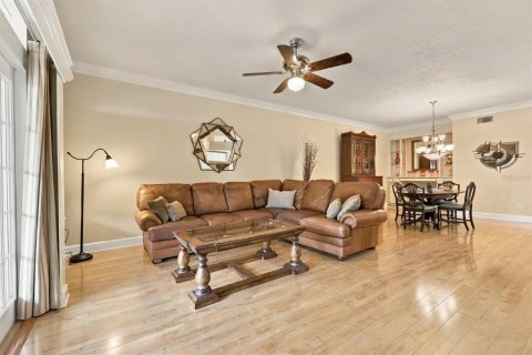 Townhouse in Gainesville, Florida 3 bedrooms, 164.9 sq.m. № 2404975 - photo 12