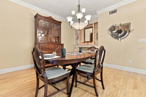 Townhouse in Gainesville, Florida 3 bedrooms, 164.9 sq.m. № 2404975 - photo 10