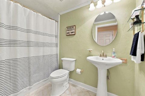 Townhouse in Gainesville, Florida 3 bedrooms, 164.9 sq.m. № 2404975 - photo 25