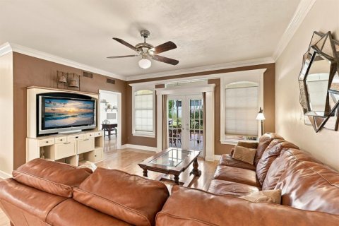 Townhouse in Gainesville, Florida 3 bedrooms, 164.9 sq.m. № 2404975 - photo 14