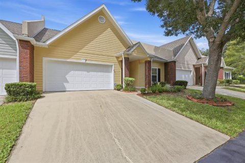 Townhouse in Gainesville, Florida 3 bedrooms, 164.9 sq.m. № 2404975 - photo 4