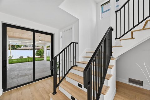 Villa ou maison à vendre à Saint Petersburg, Floride: 4 chambres, 271.83 m2 № 1911346 - photo 4