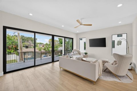 Villa ou maison à vendre à Saint Petersburg, Floride: 4 chambres, 271.83 m2 № 1911346 - photo 8