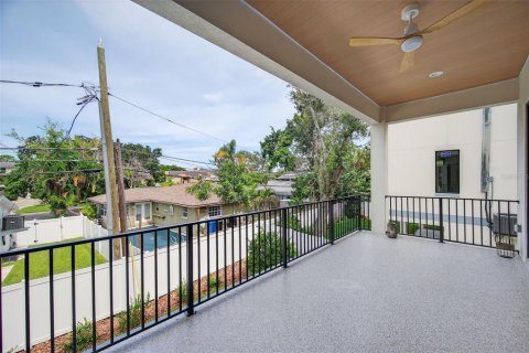 Villa ou maison à vendre à Saint Petersburg, Floride: 4 chambres, 271.83 m2 № 1911346 - photo 19