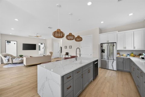 Villa ou maison à vendre à Saint Petersburg, Floride: 4 chambres, 271.83 m2 № 1911346 - photo 13