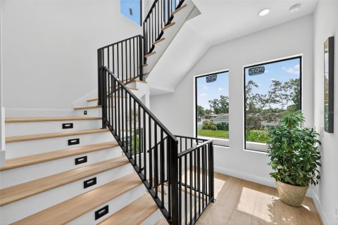 Villa ou maison à vendre à Saint Petersburg, Floride: 4 chambres, 271.83 m2 № 1911346 - photo 7