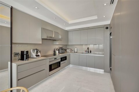 Снять в аренду кондоминиум в Майами, Флорида 4 спальни, 182.09м2, № 2083954 - фото 16