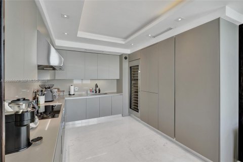Снять в аренду кондоминиум в Майами, Флорида 4 спальни, 182.09м2, № 2083954 - фото 17