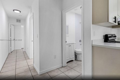 Купить коммерческую недвижимость в Майами, Флорида 387.96м2, № 1985352 - фото 6