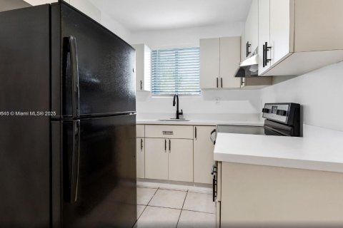 Купить коммерческую недвижимость в Майами, Флорида 387.96м2, № 1985352 - фото 12