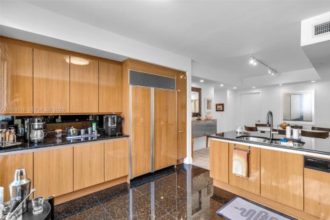 Купить кондоминиум в Ки-Бискейн, Флорида 3 спальни, 201.97м2, № 2025229 - фото 11