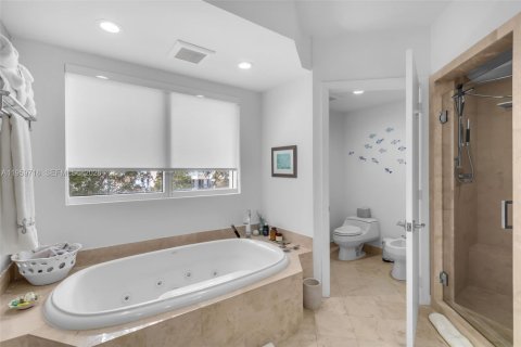 Купить кондоминиум в Ки-Бискейн, Флорида 3 спальни, 201.97м2, № 2025229 - фото 26