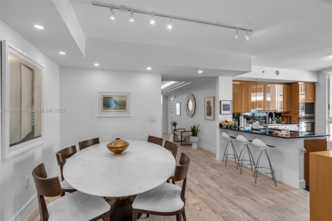 Купить кондоминиум в Ки-Бискейн, Флорида 3 спальни, 201.97м2, № 2025229 - фото 13