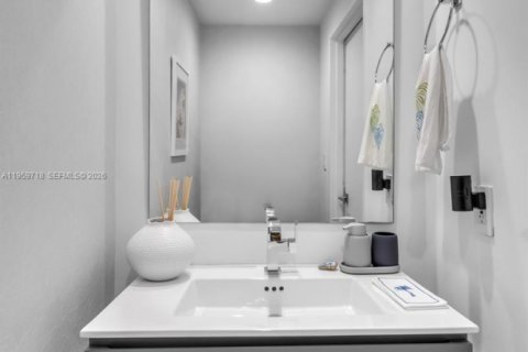 Купить кондоминиум в Ки-Бискейн, Флорида 3 спальни, 201.97м2, № 2025229 - фото 14