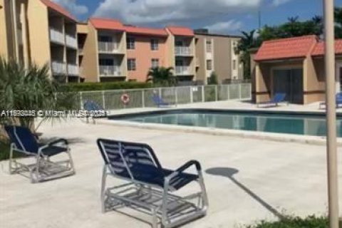 Appartement à louer à Doral, Floride: 1 chambre, 75.25 m2 № 1945658 - photo 6