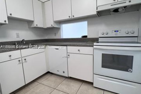 Appartement à louer à Doral, Floride: 1 chambre, 75.25 m2 № 1945658 - photo 14