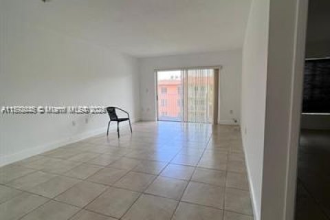 Appartement à louer à Doral, Floride: 1 chambre, 75.25 m2 № 1945658 - photo 13